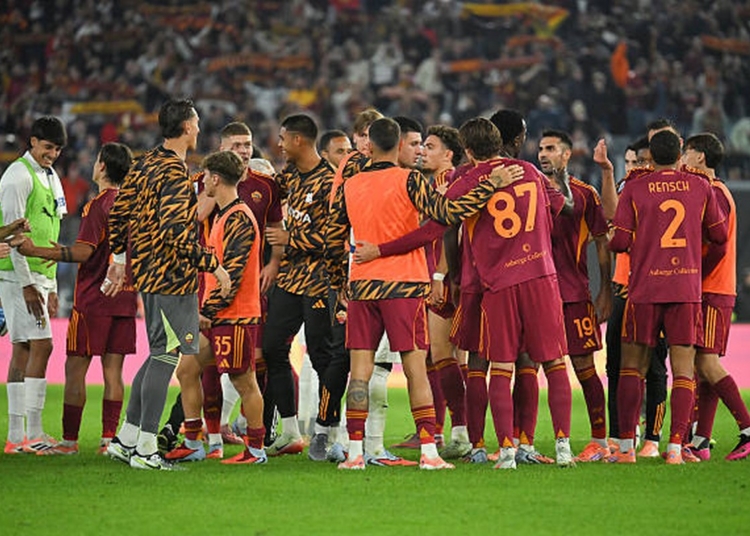 Squadra Esulta centrocampo Roma-Parma 29102025