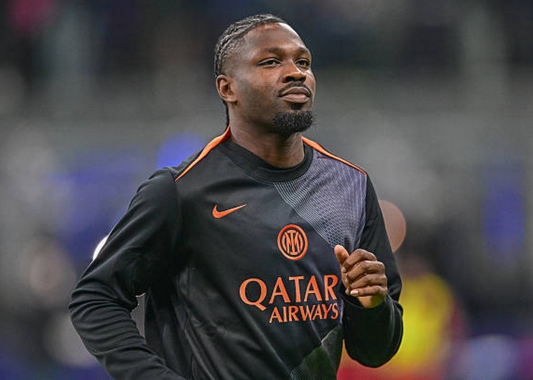 Thuram Inter riscaldamento