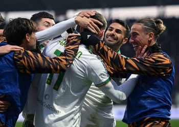 Ferguson Esulta gol con i compagni Cremonese-Roma 23112025