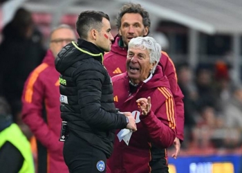 Gasperini Panchina arrabbiato con quarto uomo Cremonese-Roma 23112025