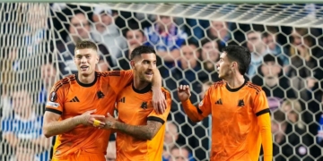 Artem Dovbyk, Lorenzo Pellegrini e Matias Soulé -