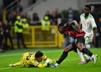 Svilar Azione parata su Leao Milan-Ropma 02112025