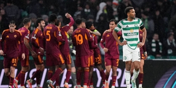 Bailey Esulta gol annullato con i compagni Celtic-Roma 11122025