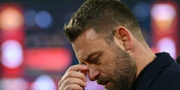 De Rossi Panchina deluso Roma-Genoa 29122025