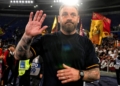 De Rossi Saluta Curva sud Roma-Genoa 19052024