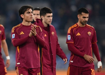 Dybala Deluso saluta tifosi con Celik e Soulé Roma-Napoli 30112025