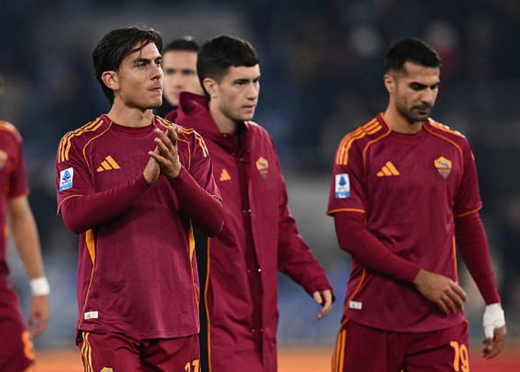 Dybala Deluso saluta tifosi con Celik e Soulé Roma-Napoli 30112025