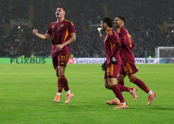 Ferguson Esulta gol Celtic-Roma 3 11122025