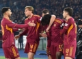 Koné Esulta gol con i compagni Roma-Genoa 29122025