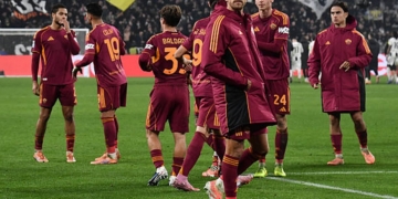 Pellegrini e compagni fine partita Juventus-Roma 20122025