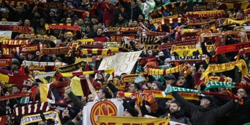 Tifosi romanisti a Glasgow Celtic-Roma 11122025
