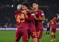 Wesley Esulta gol con Hermoso e Pellegrini Roma-Como 15122025
