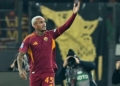 Wesley Esulta gol con mask Roma-Como 3 15122025