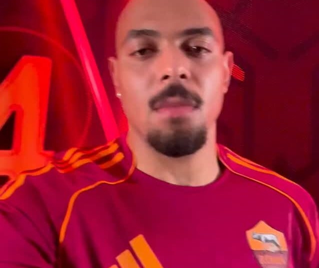 Malen Primo piano maglia Roma 16012026