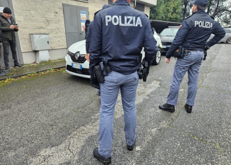 Tifosi laziali fermati polizia a Valmontone Lecce-Lazio