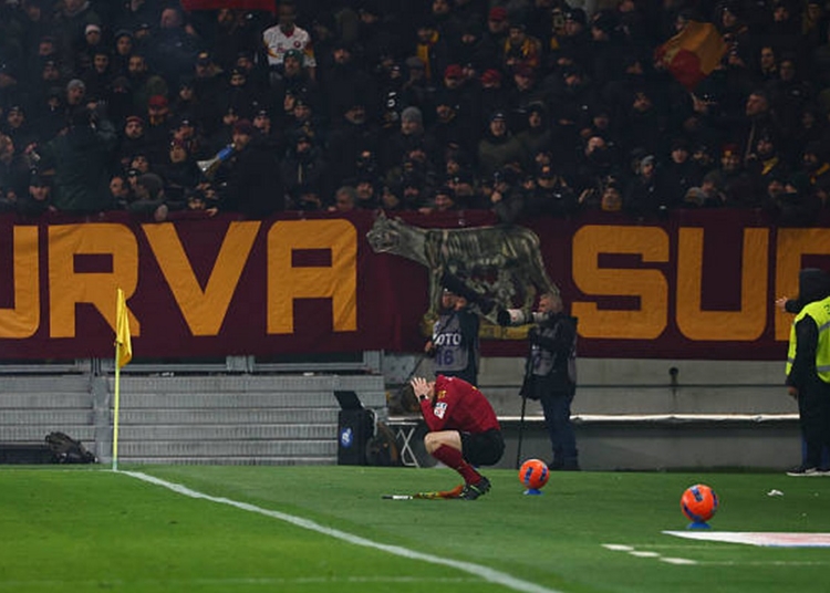 Tifosi romanisti a Bergamo Petardo