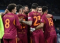 Malen Esulta gol con compagni Napoli-Roma 8 15022026
