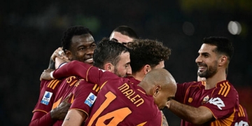 N'Dicka Esulta gol con i compagni Roma-Cremonese 22022026