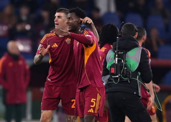 N'Dicka Esulta vittoria con Mancini Roma-Cremonese 22022026