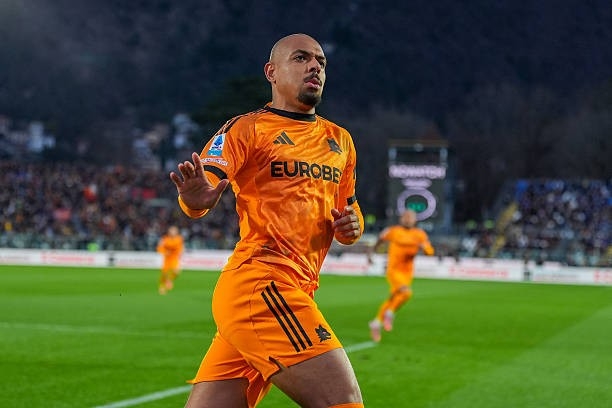 Malen Esulta gol Como-Roma 15032026