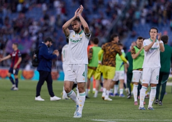 Cristante Saluta tifosi Bologna-Roma 25042026