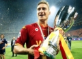 Totti Alza Supercoppa 2007