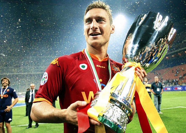 Totti Alza Supercoppa 2007