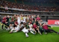 Squadra Festeggia vittoria e champions Verona-Roma 24052026