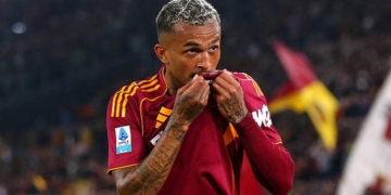 Wesley Esulta gol bacia maglia Roma-Fiorentina 04052026