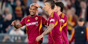 Wesley Esulta gol con Mancini Roma-Fiorentina 04052026