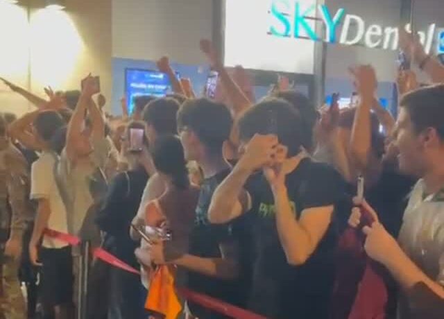 Castro Tifosi ad attenderlo alla Stazione Termini