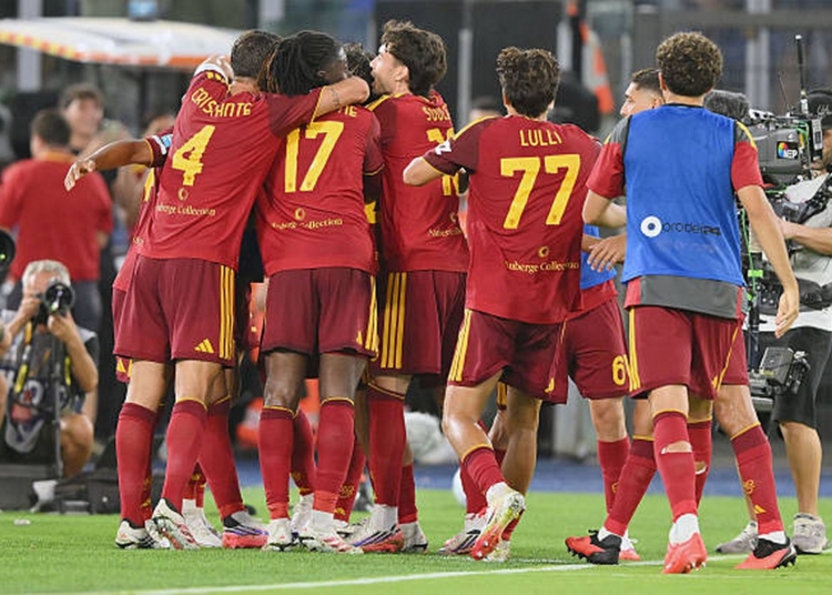 Malen Esulta compagni gol Roma-Fiorentina 2 24082026