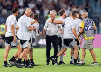 Gasperini Esulta gol con staff Roma-Atalanta 05092026
