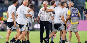 Gasperini Esulta gol con staff Roma-Atalanta 05092026