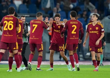 Lulli Esulta gol con compagni Roma-Genoa 2 17102026