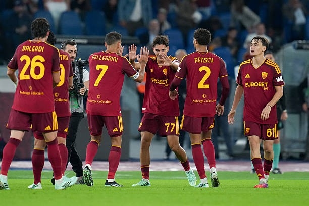 Lulli Esulta gol con compagni Roma-Genoa 2 17102026