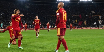 Malen Esulta gol con Mora Roma-Cagliari 227102026