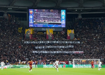 Mourinho Tributo curva sud striscione Roma-Real Madrid 2 14102026